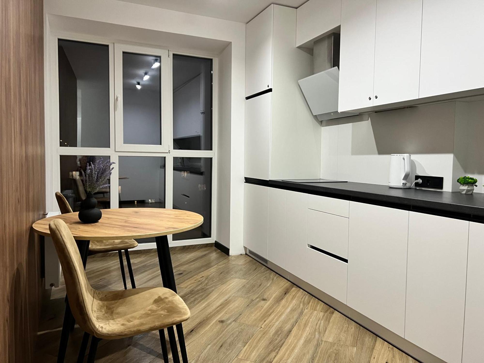 Апартаменти В Районі Автовокзалу Поблизу Обласноі Лікарні Жк Great House Rivne Esterno foto