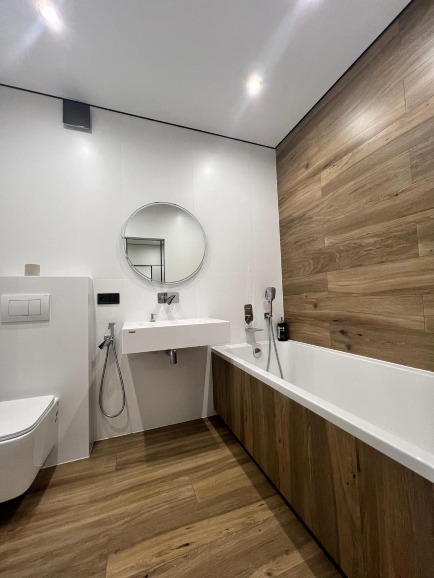 Апартаменти В Районі Автовокзалу Поблизу Обласноі Лікарні Жк Great House Rivne Esterno foto